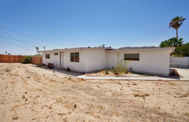 ~Designer Desert Retreat~ photos photos