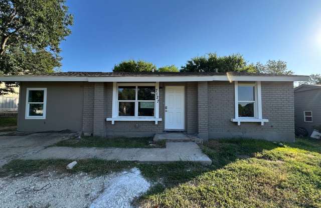 Comfortable Austin Home in a Convenient Location Gallery 1