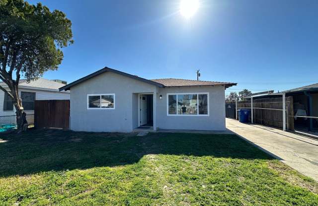 Cozy Home Newly Remodeled! - 1612 Dale Street, Oildale, CA 93308 Cozy Home Newly Remodeled! - 1612 Dale Street, Oildale, CA 93308