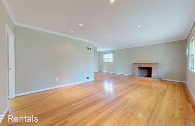 9306 Chanute Drive Gallery 4
