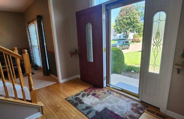 Gorgeous 4 Bedroom Home For Rent in Avon Gallery 4