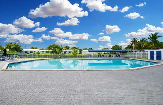 8105 NW 61st St photos photos