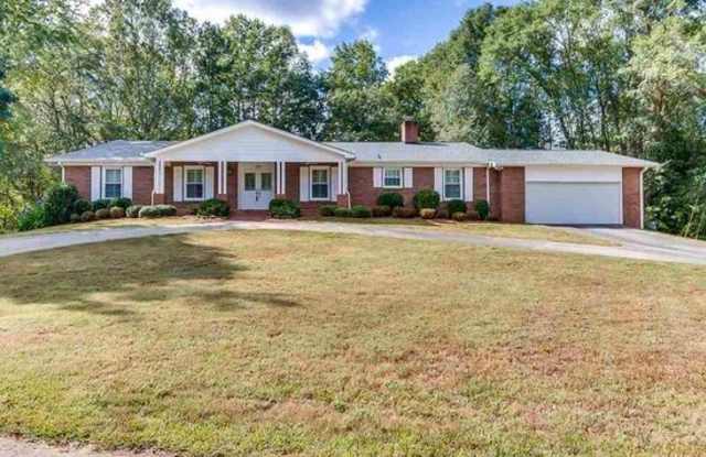 157 Hinton Rd - 157 Hinton Road, Pickens County, SC 29640