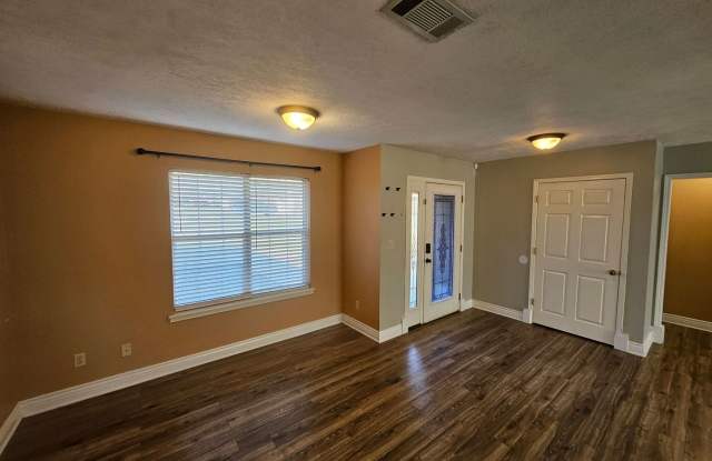 2018 Hickory Drive Gallery 4
