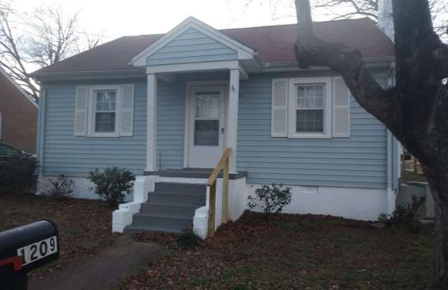 Cozy 2-Bedroom Home for Rent in Burlington! photos photos