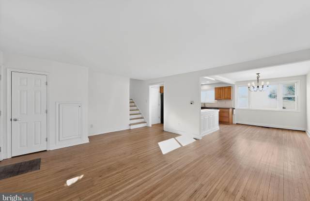1567 SUGARTOWN Road Gallery 4