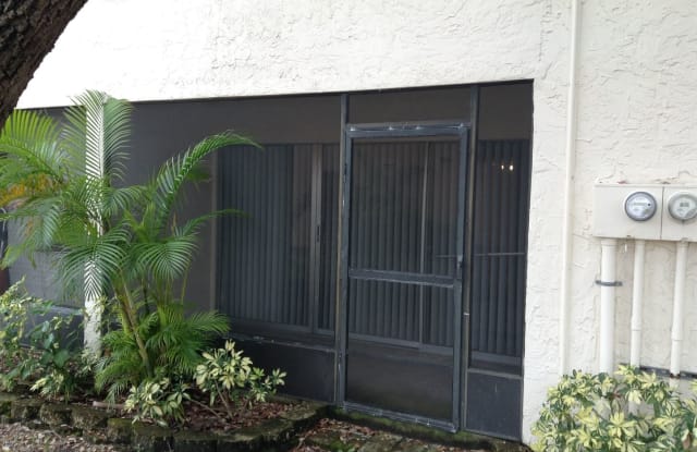 701 99TH AVE NORTH BLDG #15, UNIT #102 Gallery 3