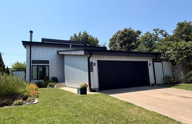 Contemporary 2 bedroom, 2.5 bath home in the heart of Route 66. photos photos