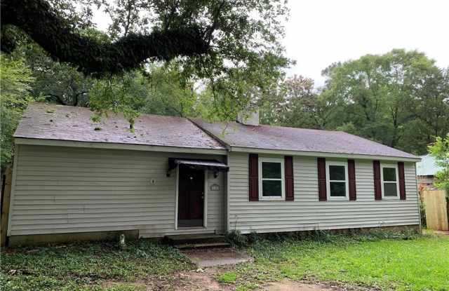 105 VILLAGE CIRCLE W - 105 West Village Circle, Mobile, AL 36608