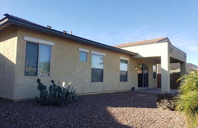 AVAILABLE NOW ON LAKE IN GATED COMMUNITY SOUTH CHANDLER!! Gallery 3