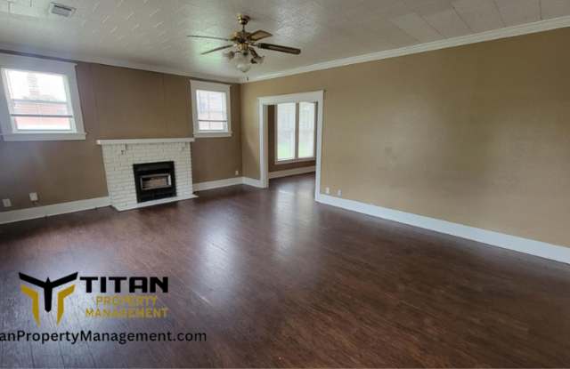 3b/2b house in downtown Benton photos photos