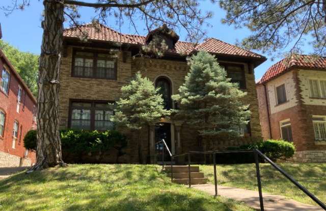7212 Forsyth - 7212 Forsyth Boulevard, University City, MO 63105