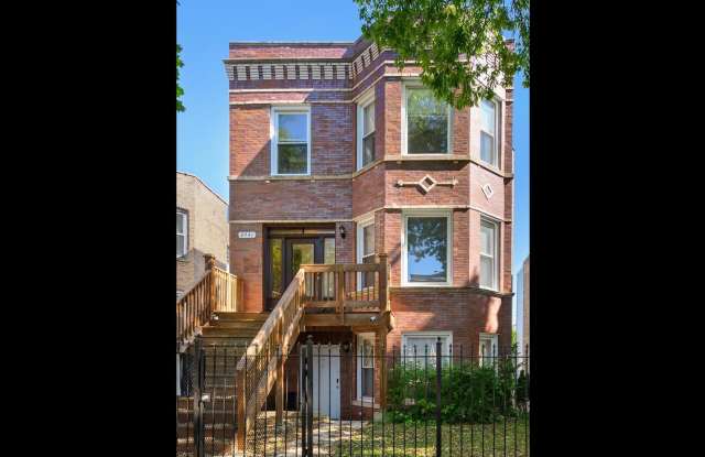 2441 N Harding Avenue photos photos