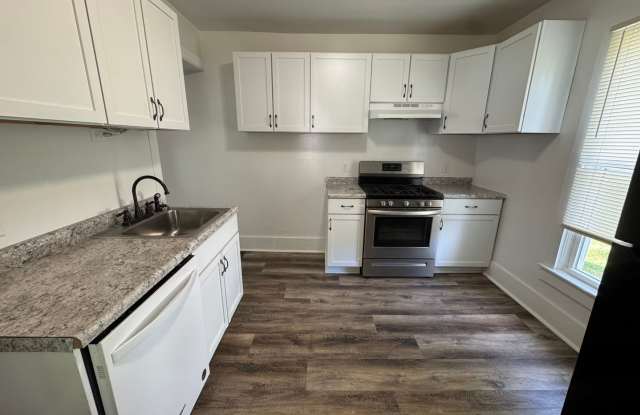 4 Bedroom Home with 2-Car Garage | Hamilton School District | Pet Friendly Gallery 4
