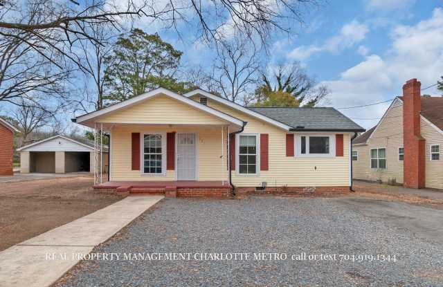 Charming Downtown Albemarle Cottage with Timeless Appeal - 307 Leonard Avenue, Albemarle, NC 28001 Charming Downtown Albemarle Cottage with Timeless Appeal - 307 Leonard Avenue, Albemarle, NC 28001