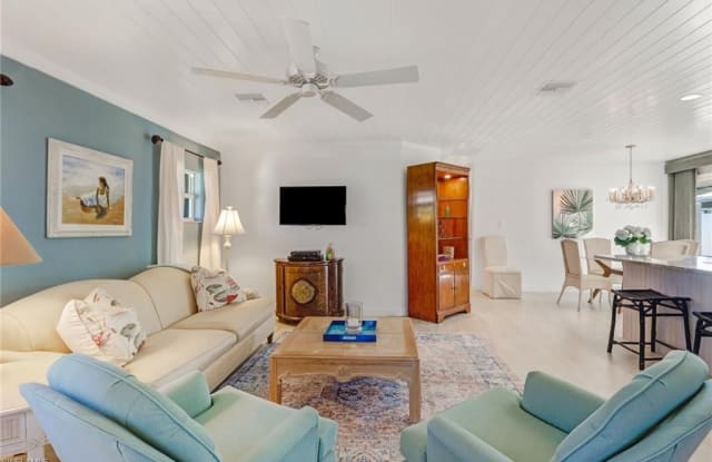 578 92nd AVE N - 578 92nd Avenue North, Naples Park, FL 34108