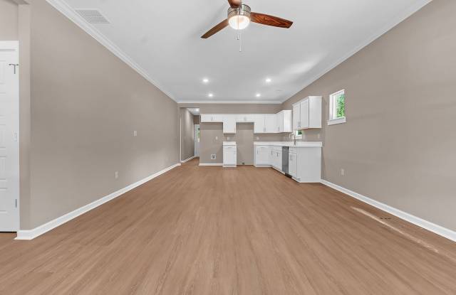 Cozy 2BR Home in East Memphis with $250 Move-In Special! Gallery 4