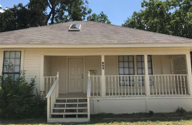 802 N Jester Avenue - 802 North Jester Avenue, Dallas, TX 75211