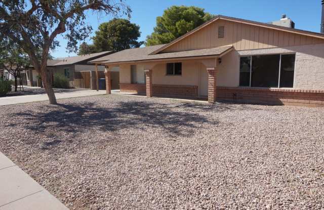 Tempe Living Near Kiwanis Park with Huge Backyard! photos photos