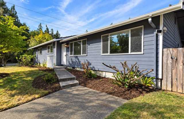 3 Bed, 2 Bath Castle Hill Home For Rent in Port Townsend! (Newly Remodeled) Gallery 3