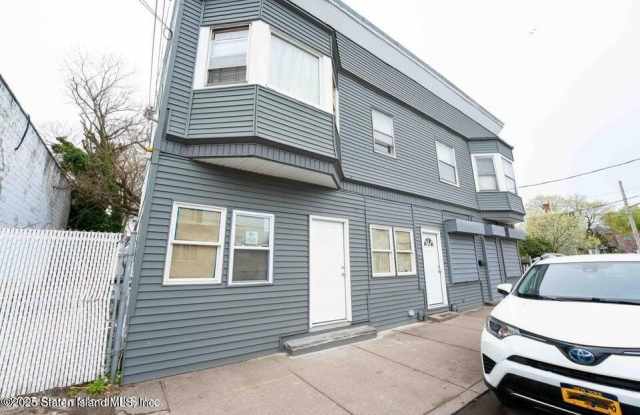 5448 Arthur Kill Road Gallery 1
