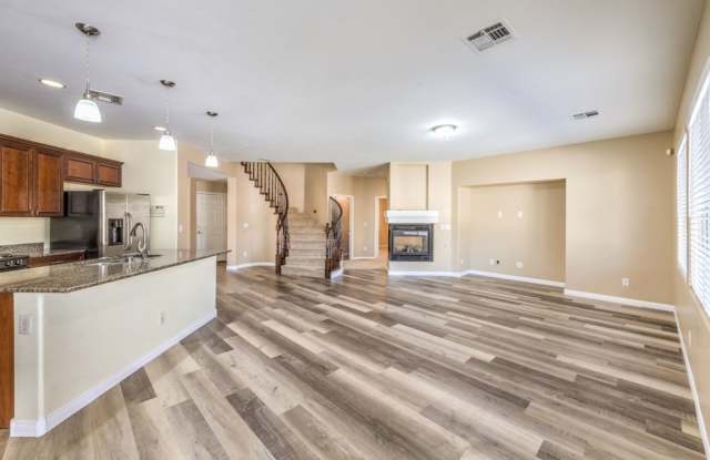 AMAZING PROPERTY IN GATED ALIANTE. Gallery 4