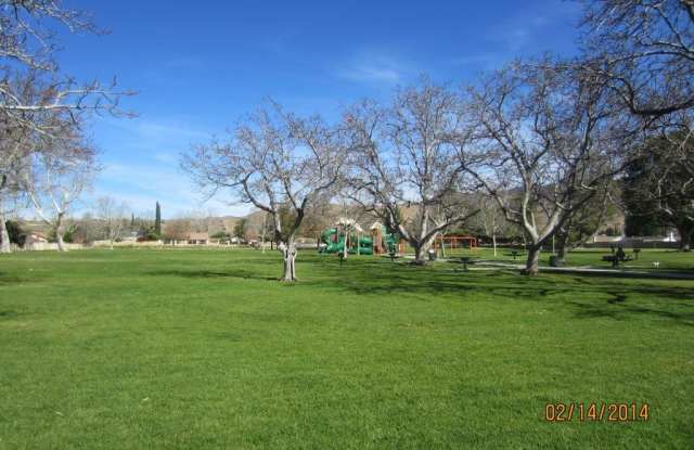 2077 North Avenida Refugio - 1 Gallery 4
