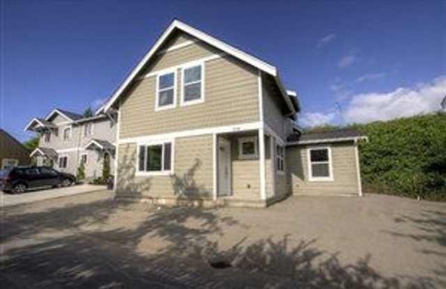 Preleasing for September - 4 bed/2 bath - 940 York Street, Bellingham, WA 98229