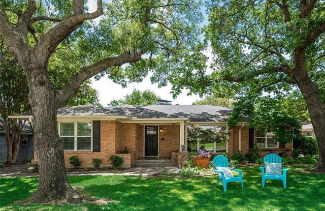6240 Saratoga Circle Gallery 2