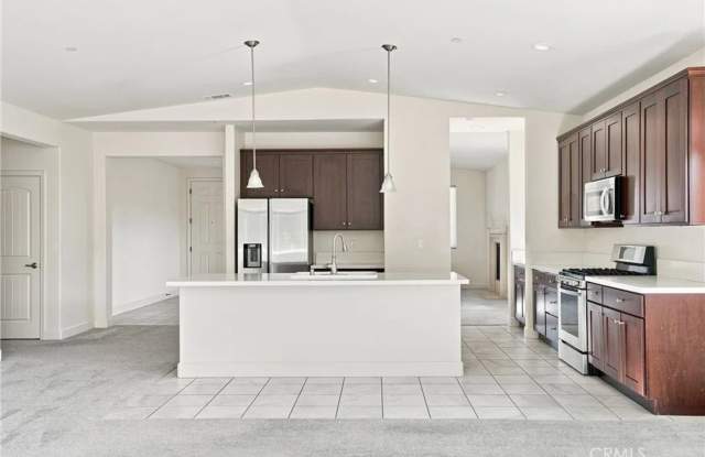 Beautiful 3-Bedroom Home with Spacious Yard & 3-Car Garage Gallery 4
