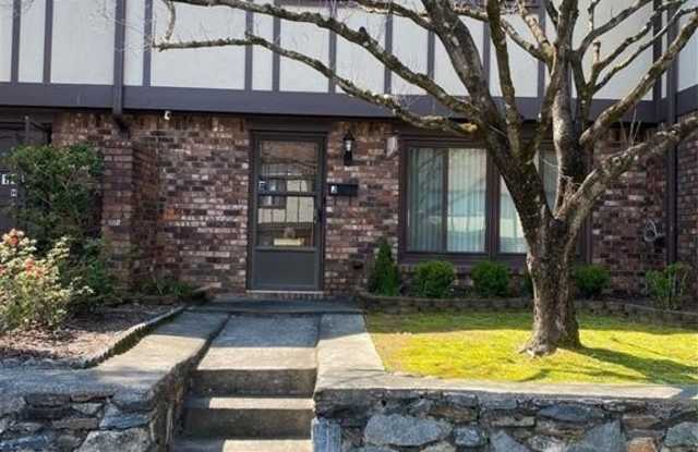 1194 Ashborough Drive SE photos photos