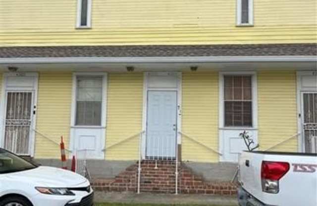 4504 ANNUNCIATION Street - 4504 Annunciation Street, New Orleans, LA 70115 4504 ANNUNCIATION Street - 4504 Annunciation Street, New Orleans, LA 70115