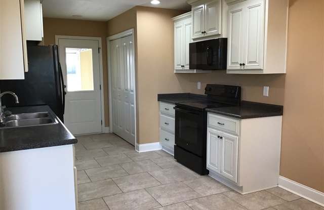 104 Ellington Ct. Gallery 2