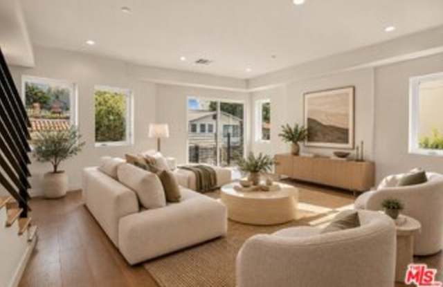 2117 Beachwood Drive Gallery 3