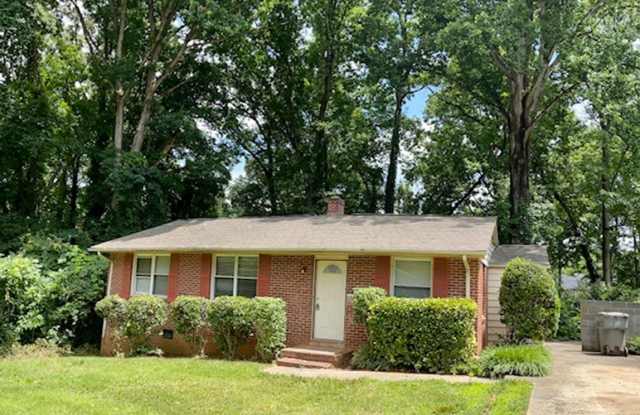 Brick Ranch in Yorkmount Area near Tyvola Gallery 1