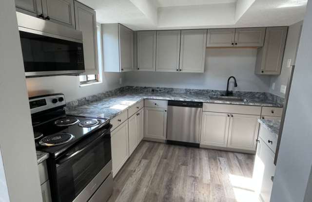 2BD/1.5BA Townhome ~ Westerville Schools ~ 1 car garage ! Move In Now! photos photos