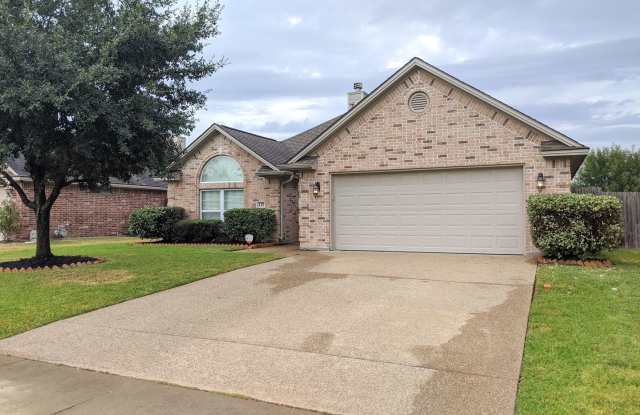 May Move In! 3 Bed 2 Bath In Edelweiss Gartens! - 137 Walcourt Loop, College Station, TX 77845