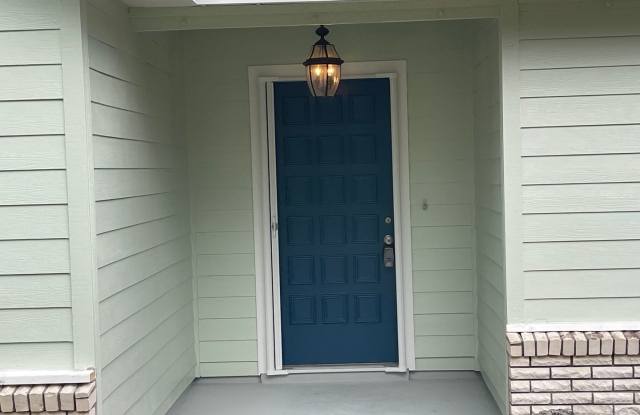 3/2 (Northwood Oaks) Beautiful split floor plan home with custom brick accents and large landscaped yard photos photos