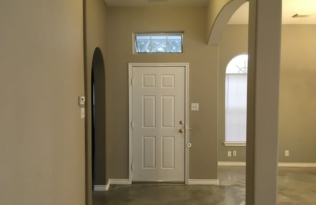 Welcome home to 824 Crossbranch! Gallery 3