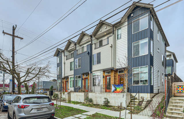 Modern 3bed/2bath Townhome in Rainer Valley Neighborhood! photos photos