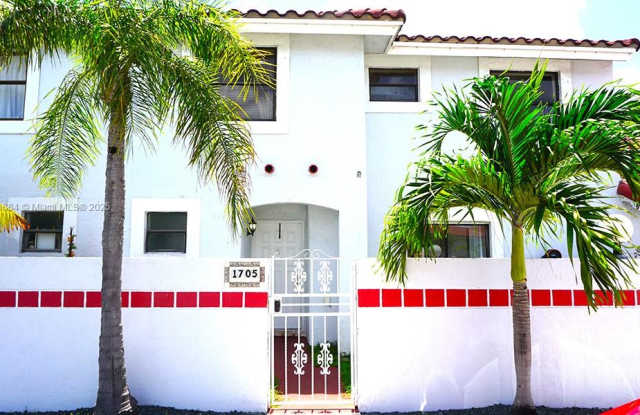 1705 San Remo Circle - 1705 San Remo Circle, Homestead, FL 33035