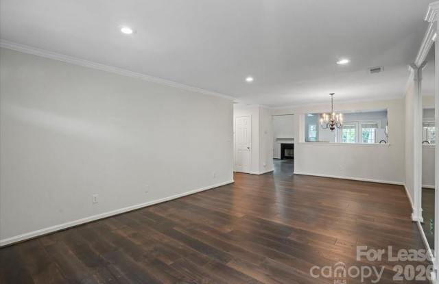9022 Roseton Lane Gallery 4