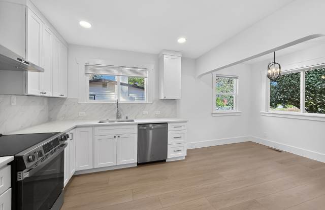 13337 30th Avenue Northeast photos photos