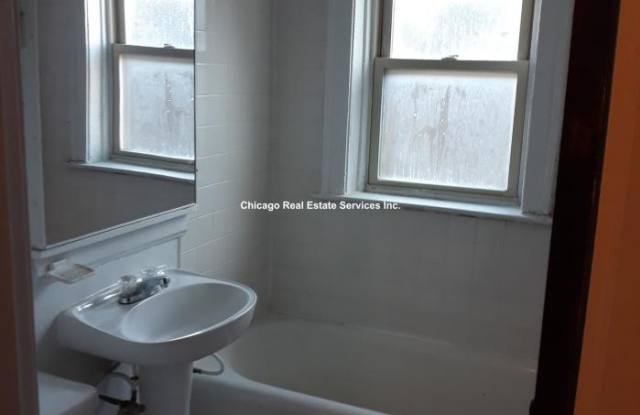 2859 W. Berteau Gallery 3