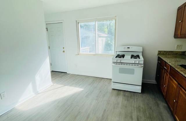 Lovely 3 Bedroom 1 Bathroom now available for rent - 3158 Morrissey Avenue, Warren, MI 48091