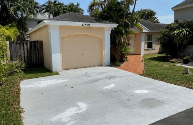 11819 SW 102nd St - 11819 Southwest 102nd Street, Kendall, FL 33186