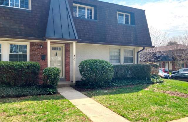 428 HAMPTON Court unit: 108 photos photos