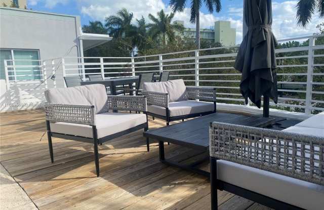 324 Washington Ave - 324 Washington Avenue, Miami Beach, FL 33139