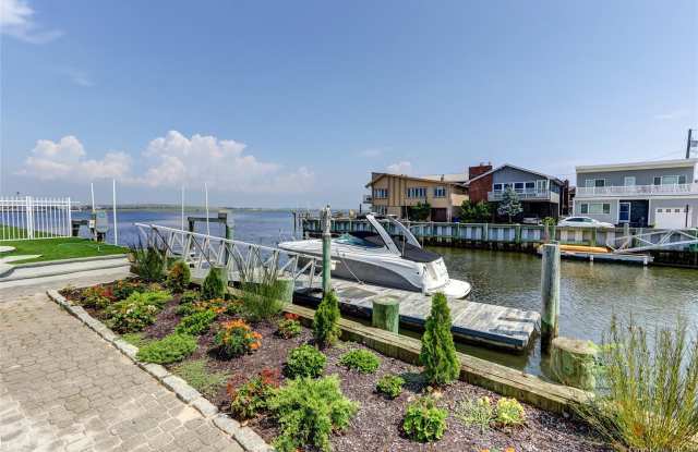 609 E Bay Drive Gallery 4