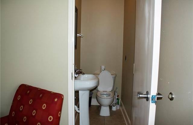 15621 AIRLINE Highway Gallery 4